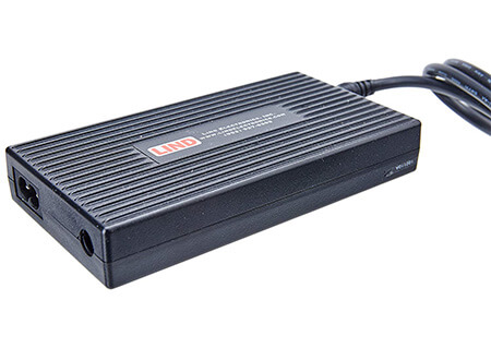 LIND Car/AC Adapter with USB port (90W) - ACDC9015-PA01